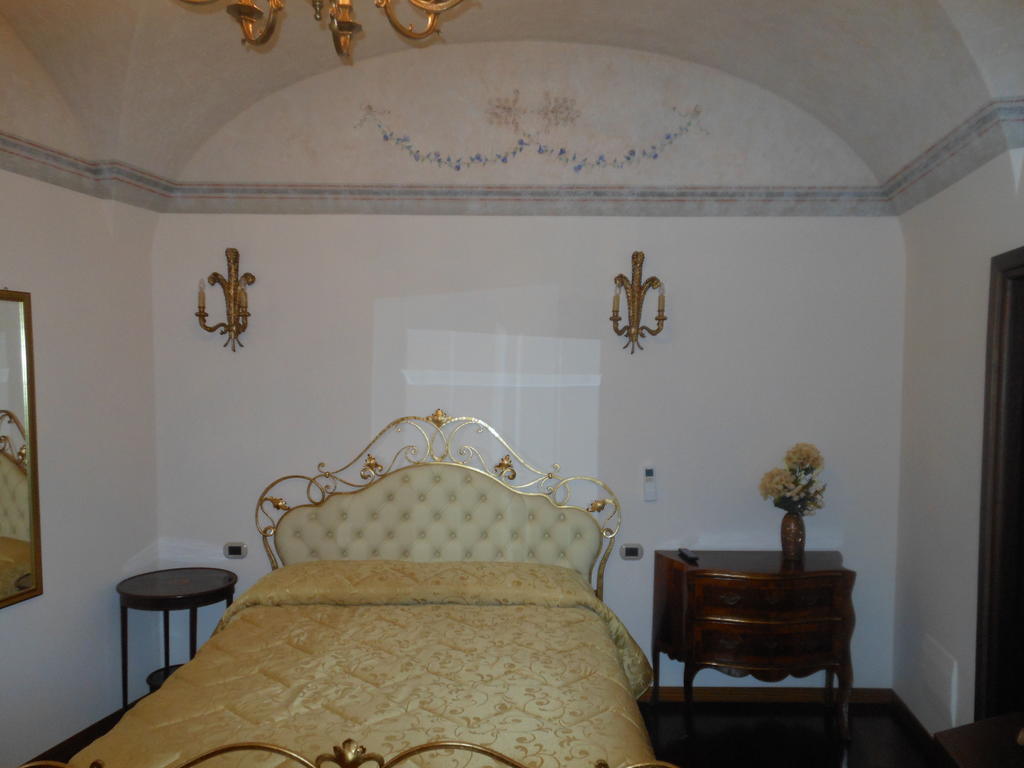 罗萨蒂宫住宿加早餐旅馆 塔尔奎尼亚 客房 照片